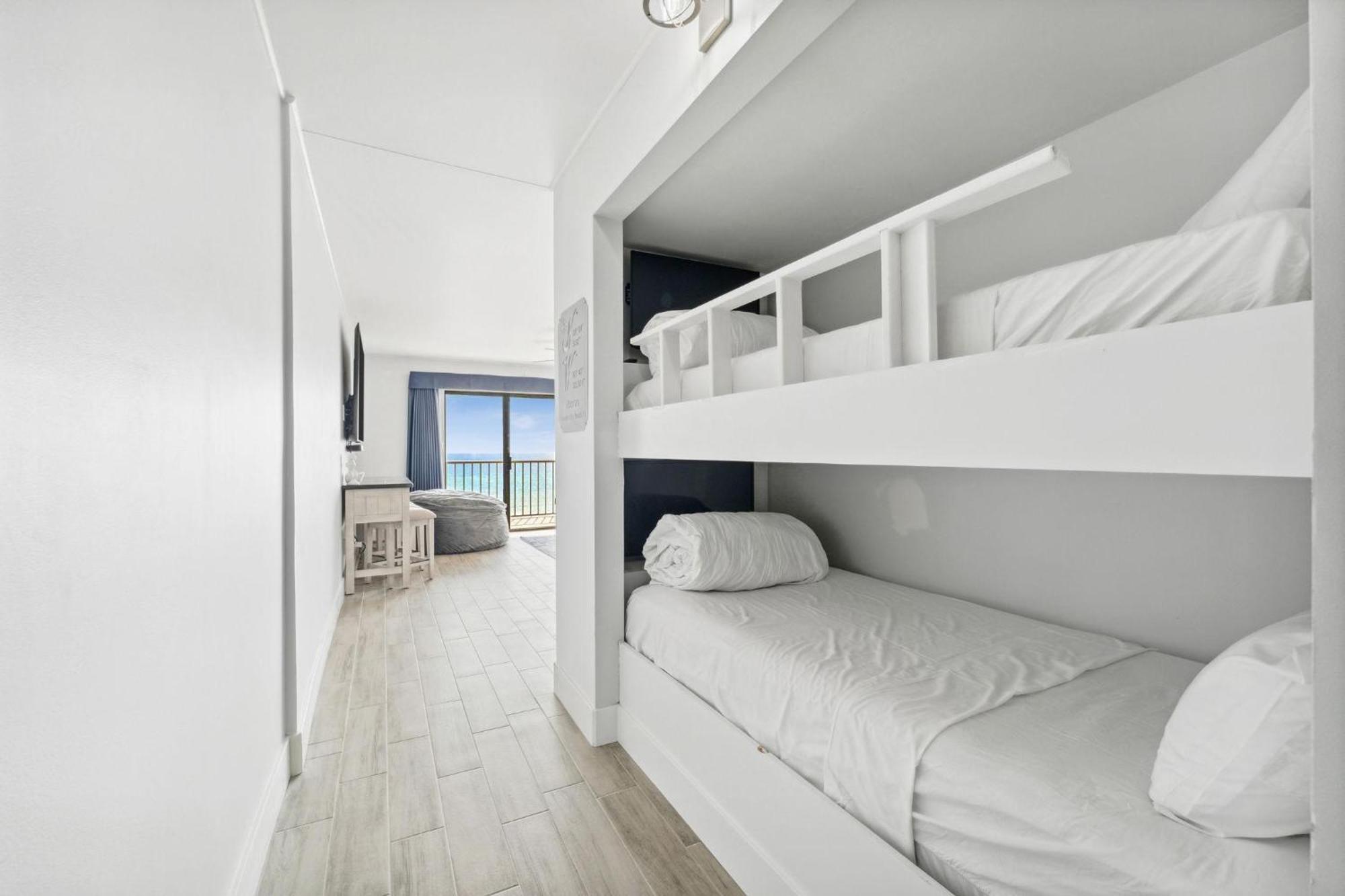 Apartment The Summit 602
